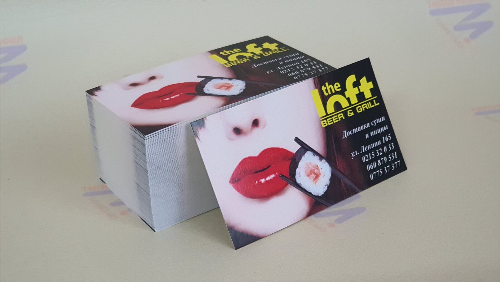 печать визиток дизайн красные губы фото 21