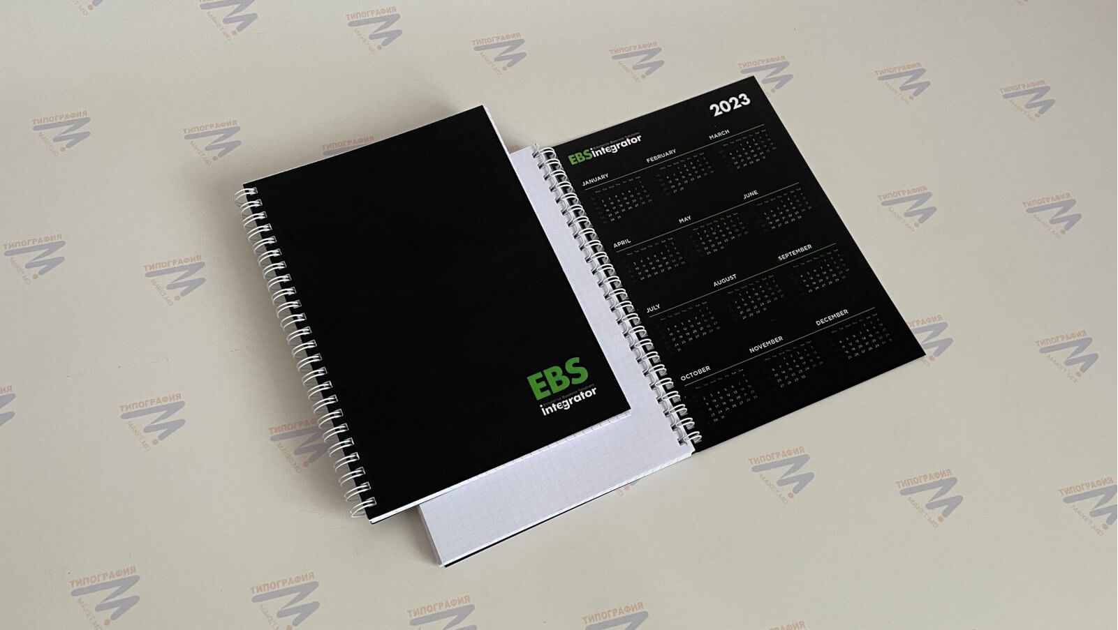 чёрные фирменные блокноты с календарём на пружине слева фото 7